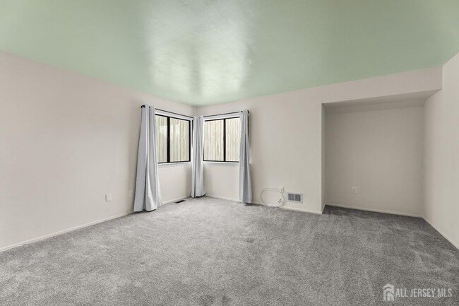 Building Photo - 65 Diamond Ln