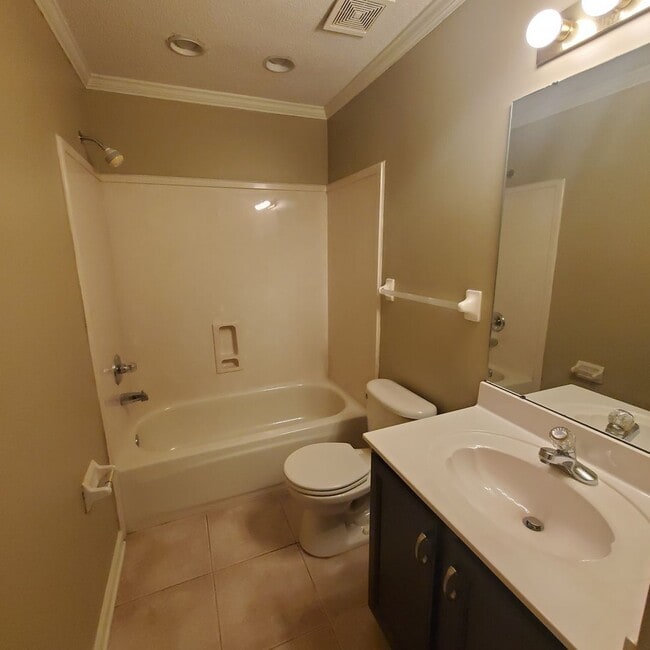 Building Photo - 3 Bedroom 2 Bath in Cordova off near Trinity and Sanga
