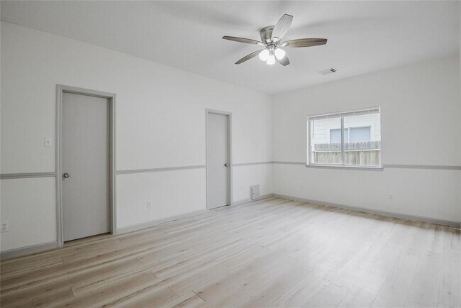 Building Photo - 6627 Stonecross Creek Ln