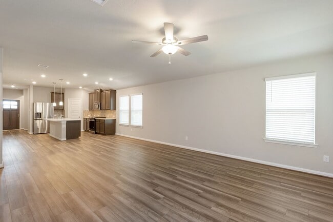 Building Photo - 6915 Lebec Dr