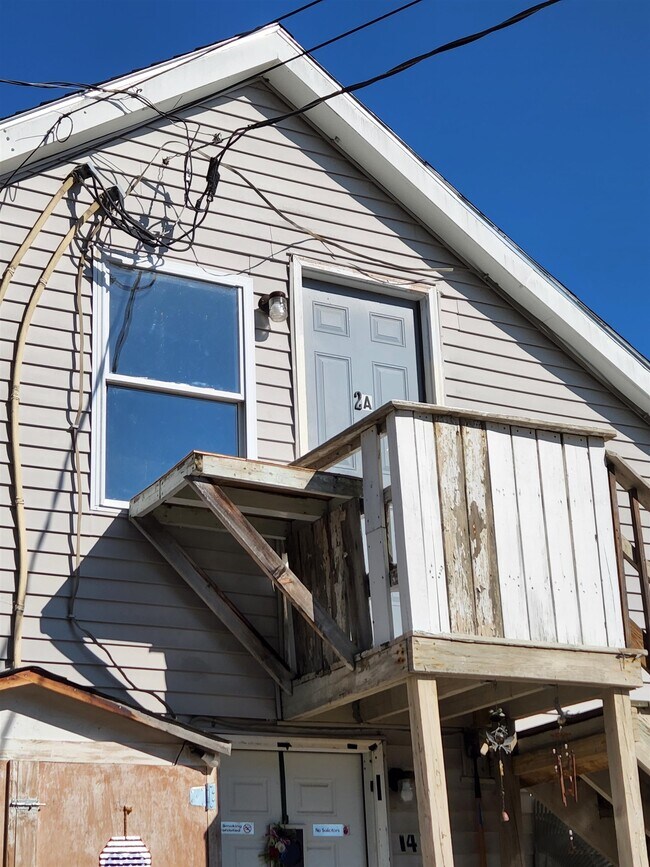 Building Photo - 14 Preston St