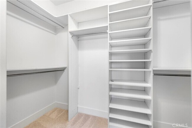 Building Photo - 19 Vinca Ct