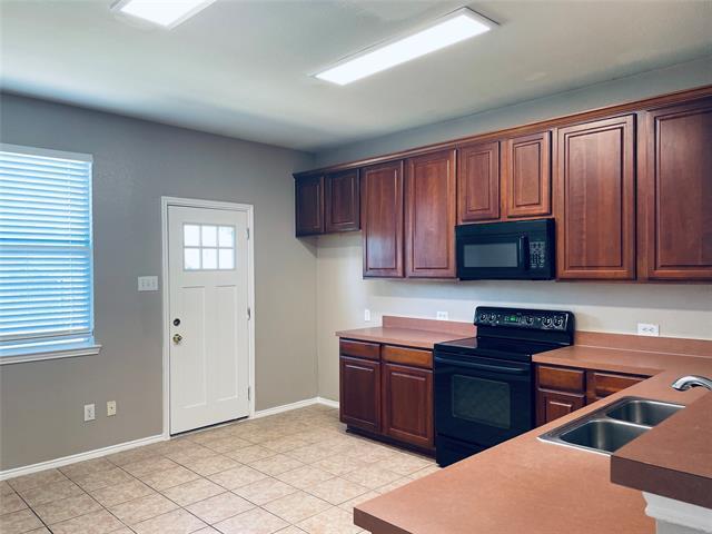 Building Photo - 6420 Lasalle Ln