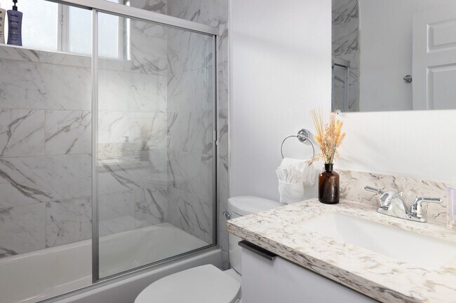 Building Photo - 4-Unit Townhome Community | Luxury Living Near DTLA