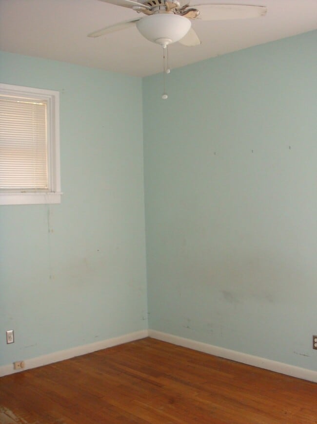 Building Photo - 2515 Churchill Dr