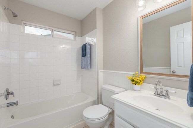 Building Photo - 17255 Mitchell Pass Ln