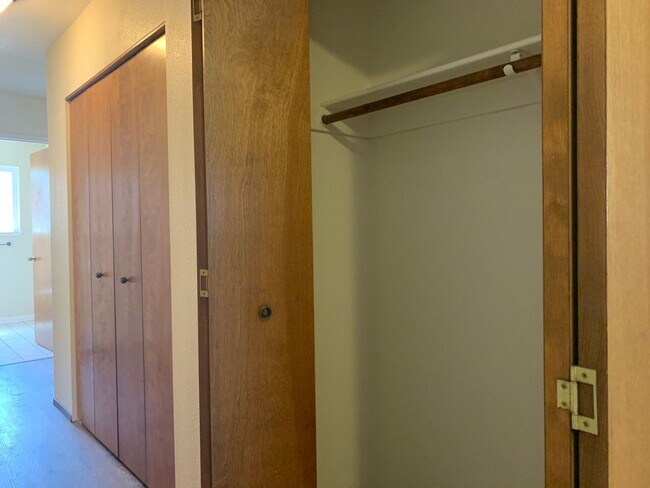 Building Photo - Make this your new home!