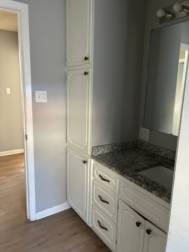 Building Photo - Spacious 4 Bedroom/3 Bath Family Home West End of Searcy