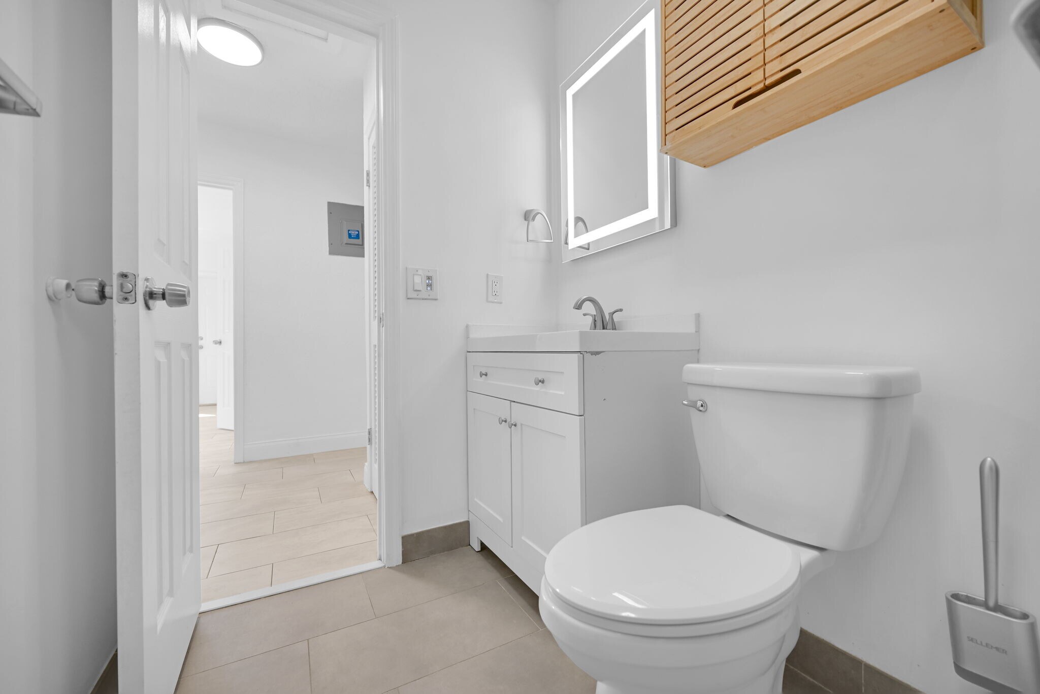 Building Photo - 1400 NW 2nd Ave