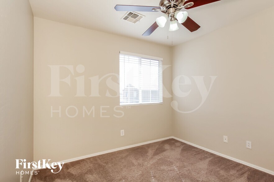 Building Photo - 850 S 223rd Ln