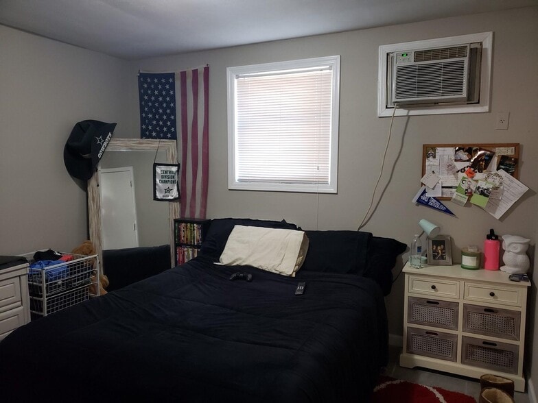 212 B - 212 Lindell Dr