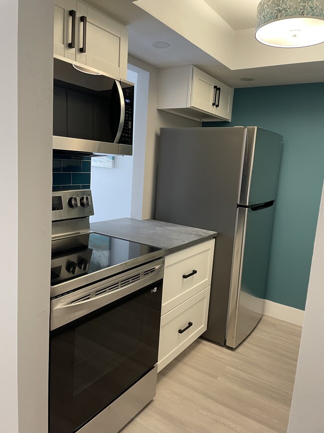 Building Photo - 26 Quails Run Blvd