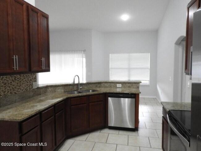 Building Photo - 1535 Heartwellville St NW