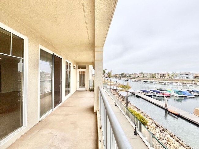 Building Photo - Whitesails at Westport at Mandalay Bay | 2...