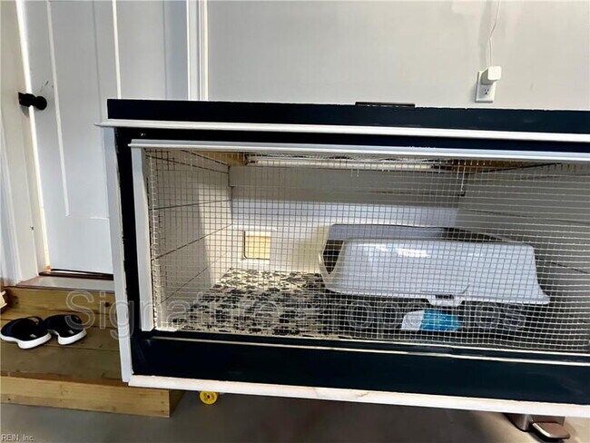 Building Photo - 309 Cairns Rd