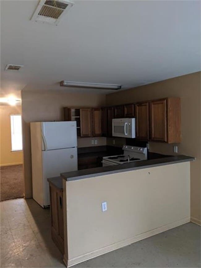 Building Photo - House for Rent