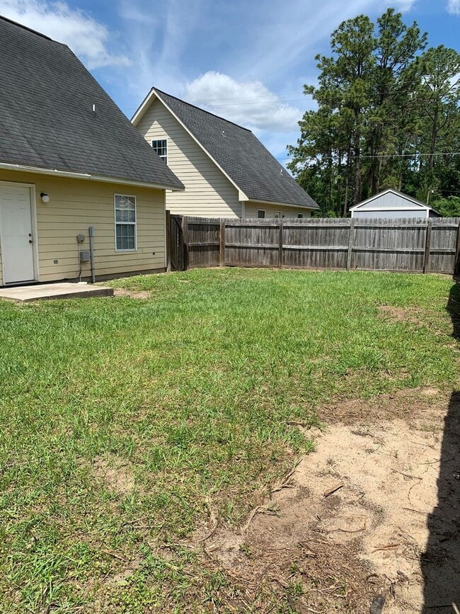 Building Photo - Charming 3BR/2.5BA Two-Story Home with Fenced Backyard