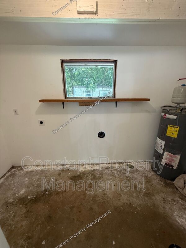 Building Photo - 3371 Adkins Ave