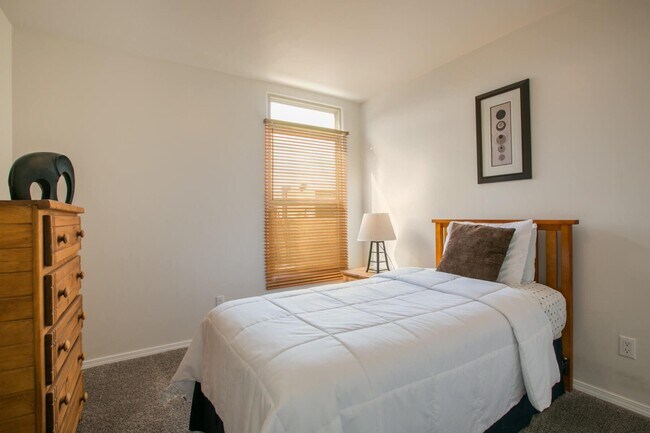 Building Photo - 3432 Del Agua Ct NE