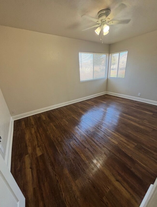 Building Photo - APPLY NOW FOR THIS 3 BEDROOM HOME!!