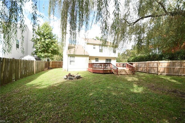 Building Photo - 1549 River Creek Crescent