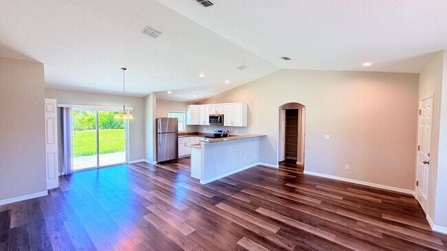 Building Photo - Lovely  3 Bedroom, 2 Bathroom Home in Ocala!!!