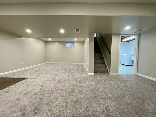 Building Photo - 3914 Evergreen Dr