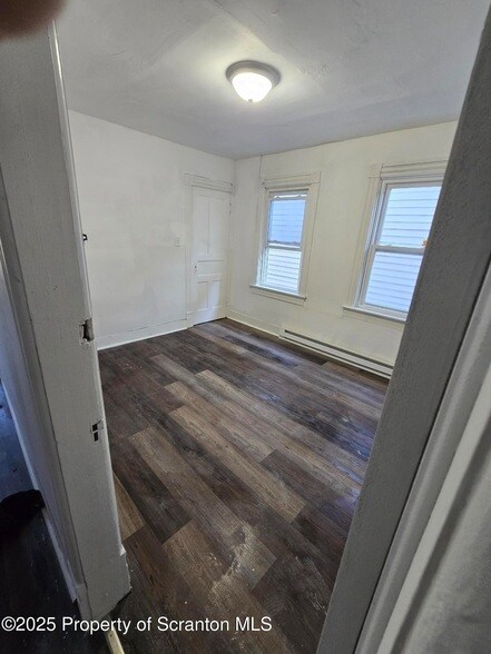 Building Photo - 536 Alder St