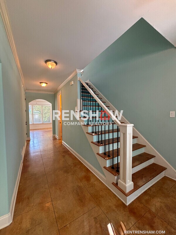 Building Photo - 2043 Peabody Ave