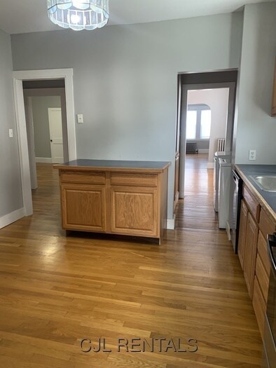 Building Photo - 30 Putnam Rd