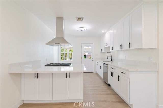 Building Photo - 8108 Lemona Ave