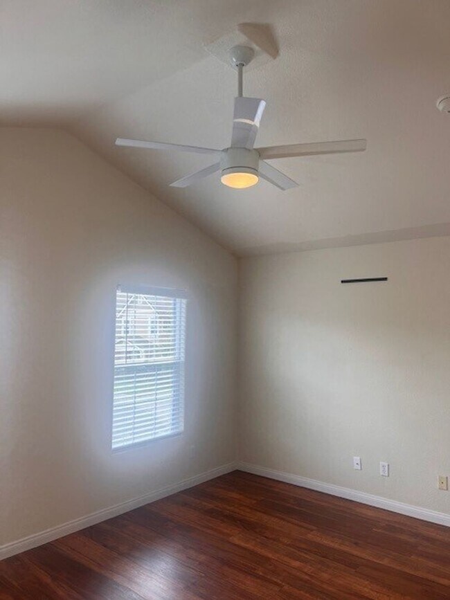 Building Photo - Move-In Ready Home in a Desirable Buellton Neighborhood