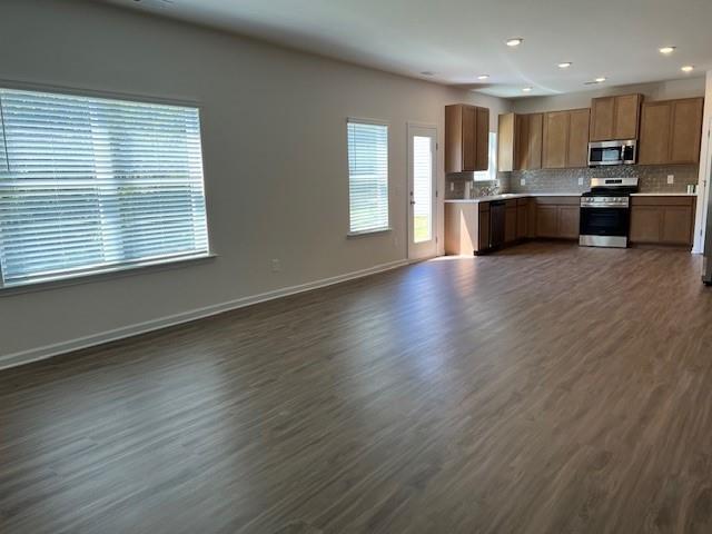 Building Photo - 409 Deven Dr