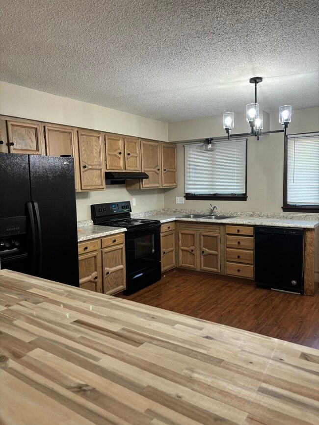Kitchen - 233 Harnett St NW