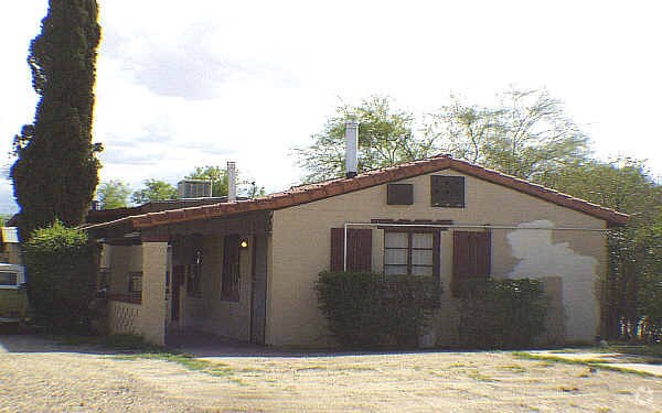 Building Photo - Howdy Manor Apartments