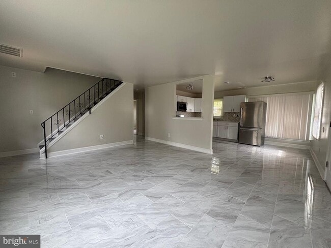 Building Photo - 35 Blueberry Ln