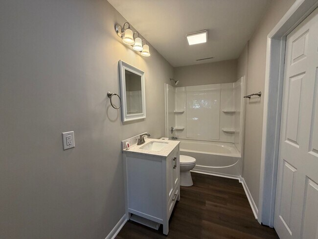Building Photo - 228 College Dr