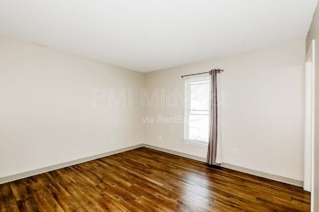 Building Photo - 1702 W Michigan St