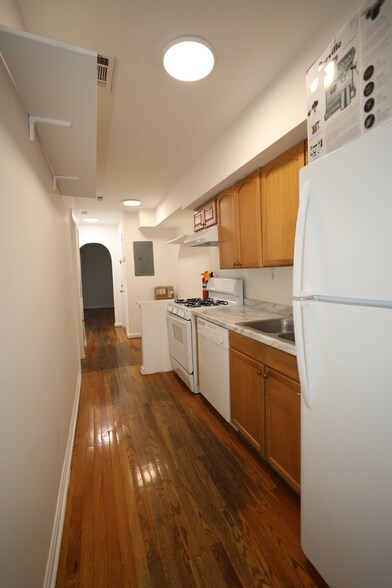 Building Photo - 1305 Orren St NE