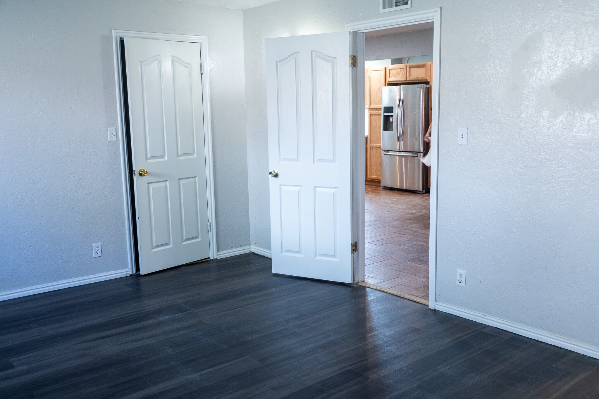 Building Photo - 2233 S 2nd Ave