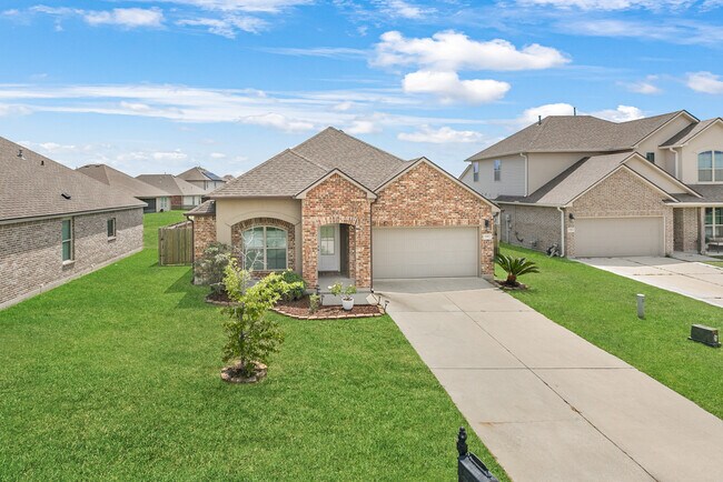 Building Photo - 700 Lakeshore Village Dr