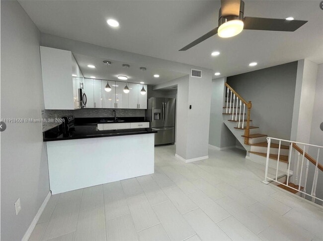 Building Photo - 3865 W 9th Way