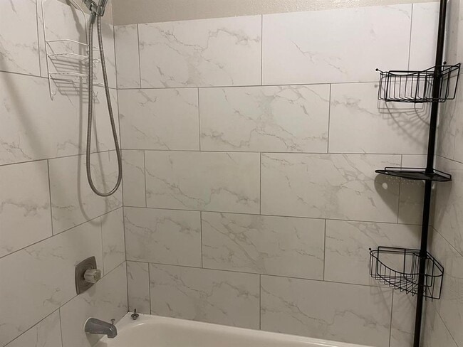 Building Photo - 16034 Eastcape Dr