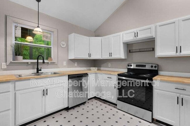Building Photo - 786 Winding Hills Ln