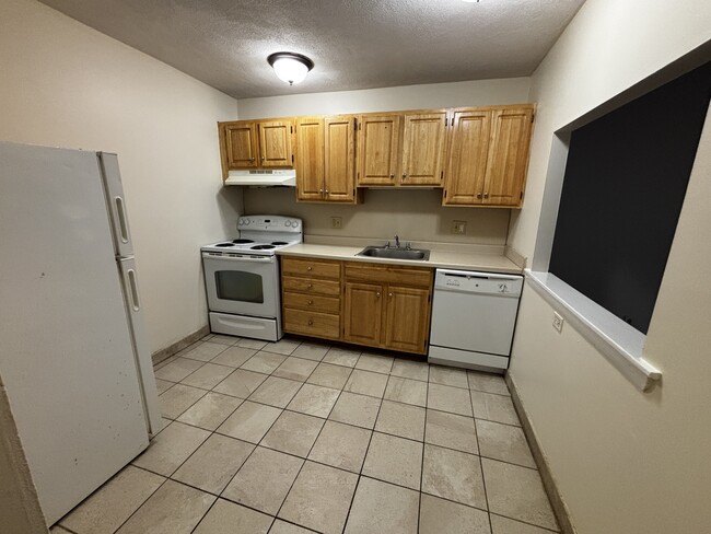 Building Photo - 71 Gardner St