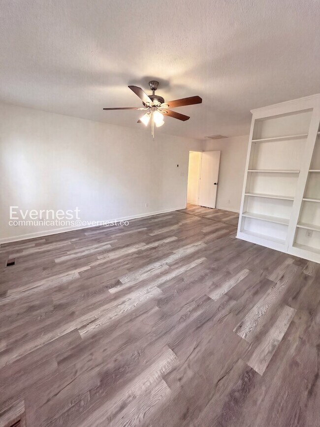 Building Photo - 3101 Amidon Dr