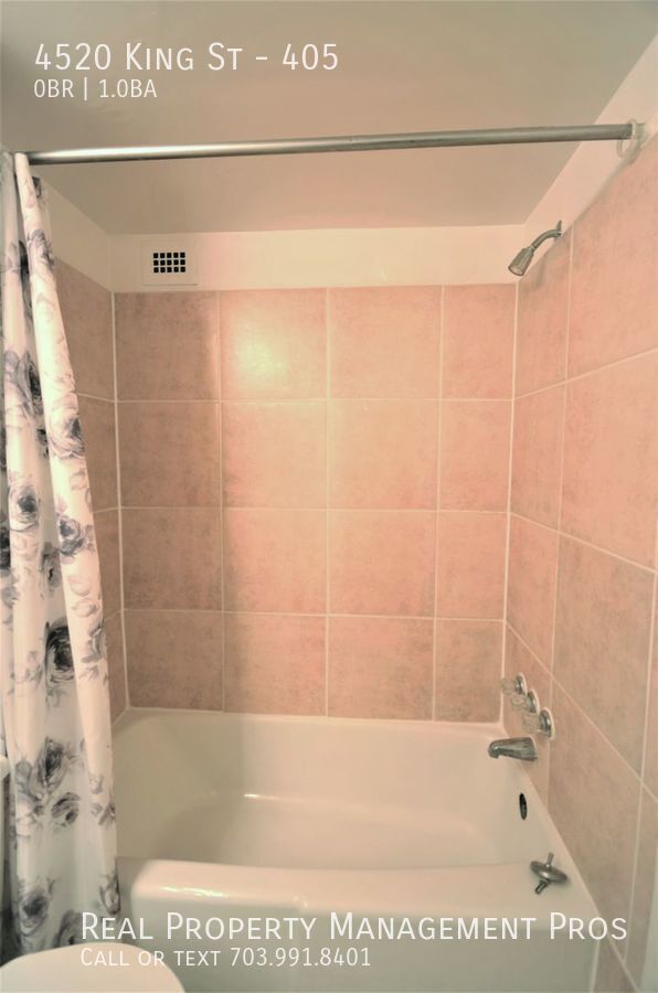 Building Photo - 4520 King St