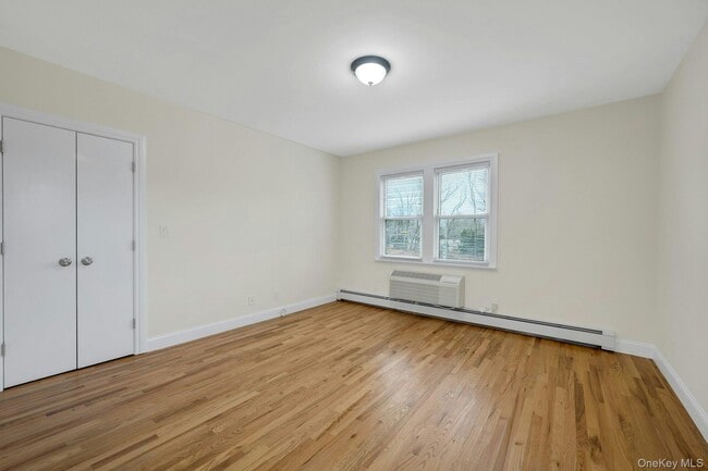 Building Photo - 10 9th St