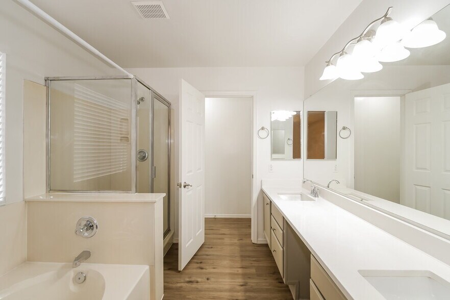 Building Photo - 1434 E South Fork Dr