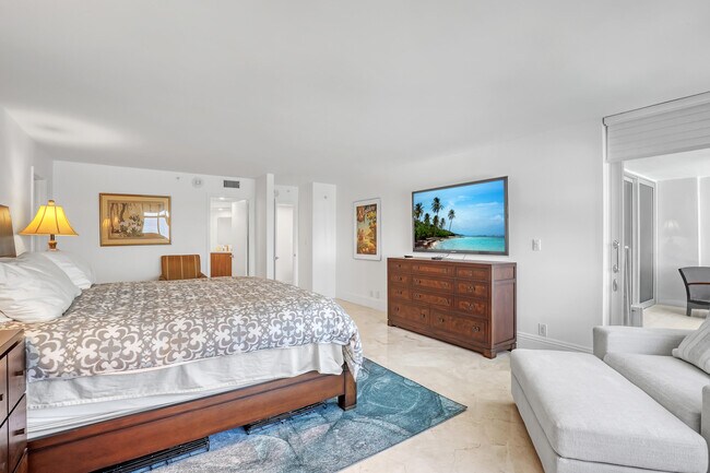 Building Photo - 5200 N Ocean Dr